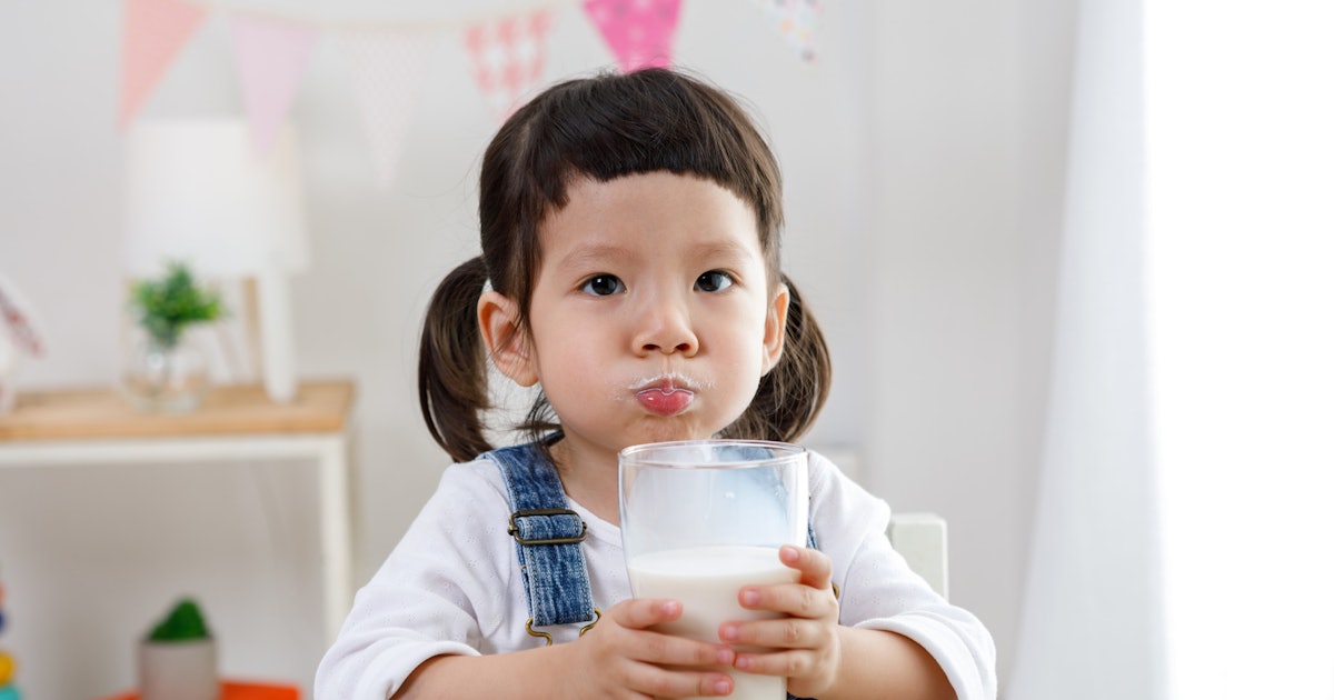Do Kids Really Need Milk These Are The Pros Cons 