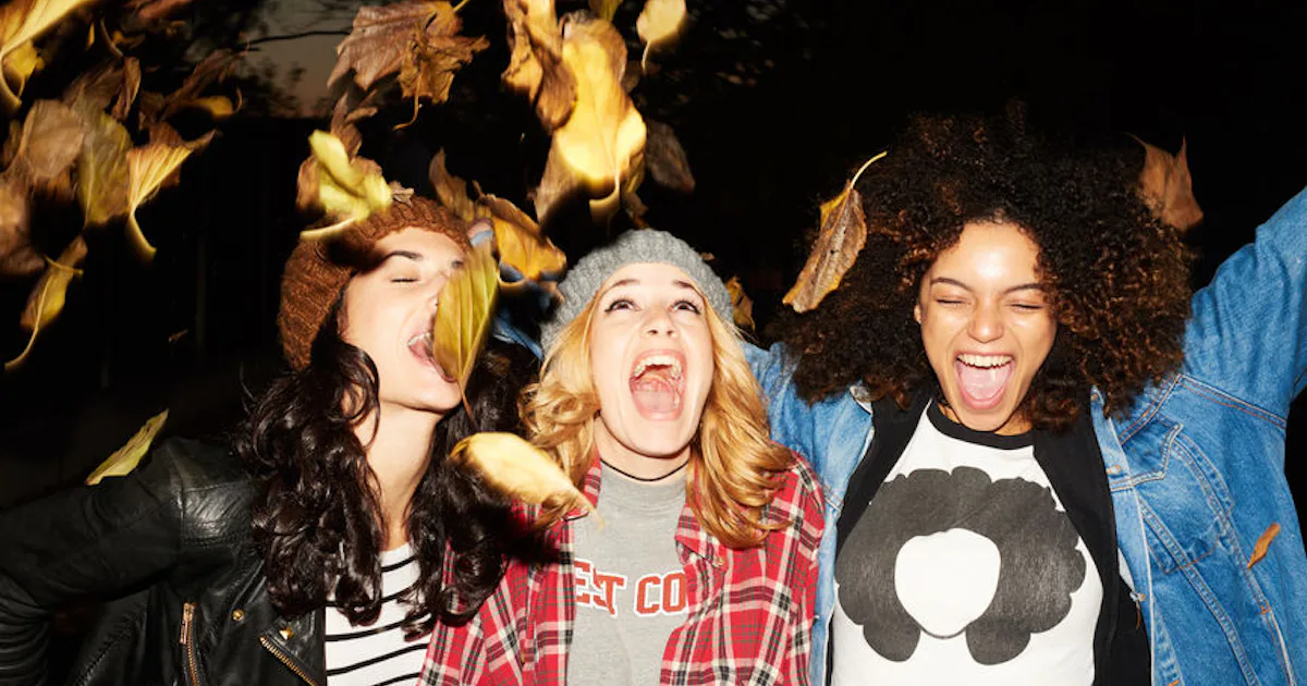 Fall Friends Talking When You & Your Friend Are Basic In The Fall, You Can Relate To These ...