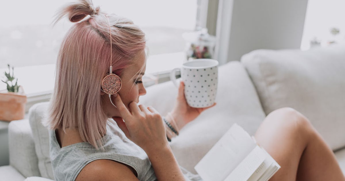 How To Read More Than One Book At A Time According To Reddit Users Who how-to-read-more-than-one-book-at-a-time-according-to-reddit-users-who