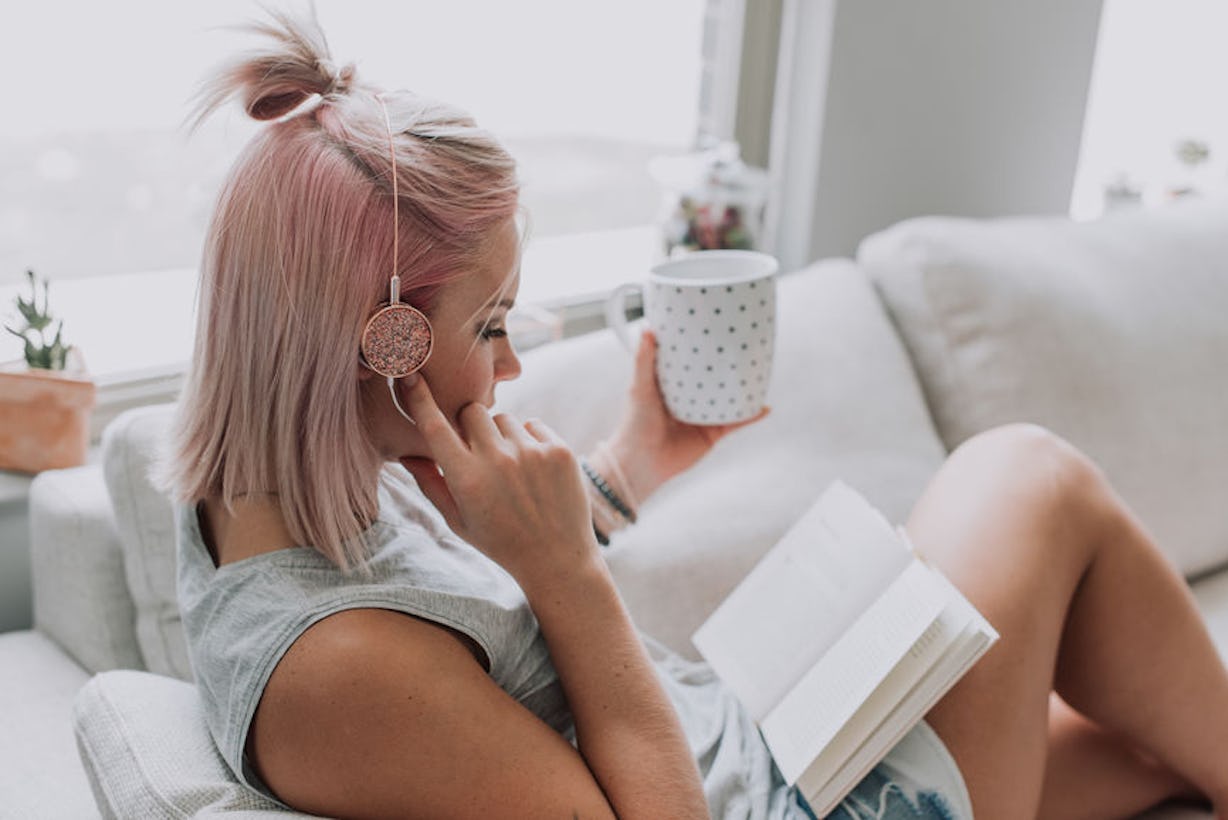 How To Read More Than One Book At A Time According To Reddit Users Who how-to-read-more-than-one-book-at-a-time-according-to-reddit-users-who