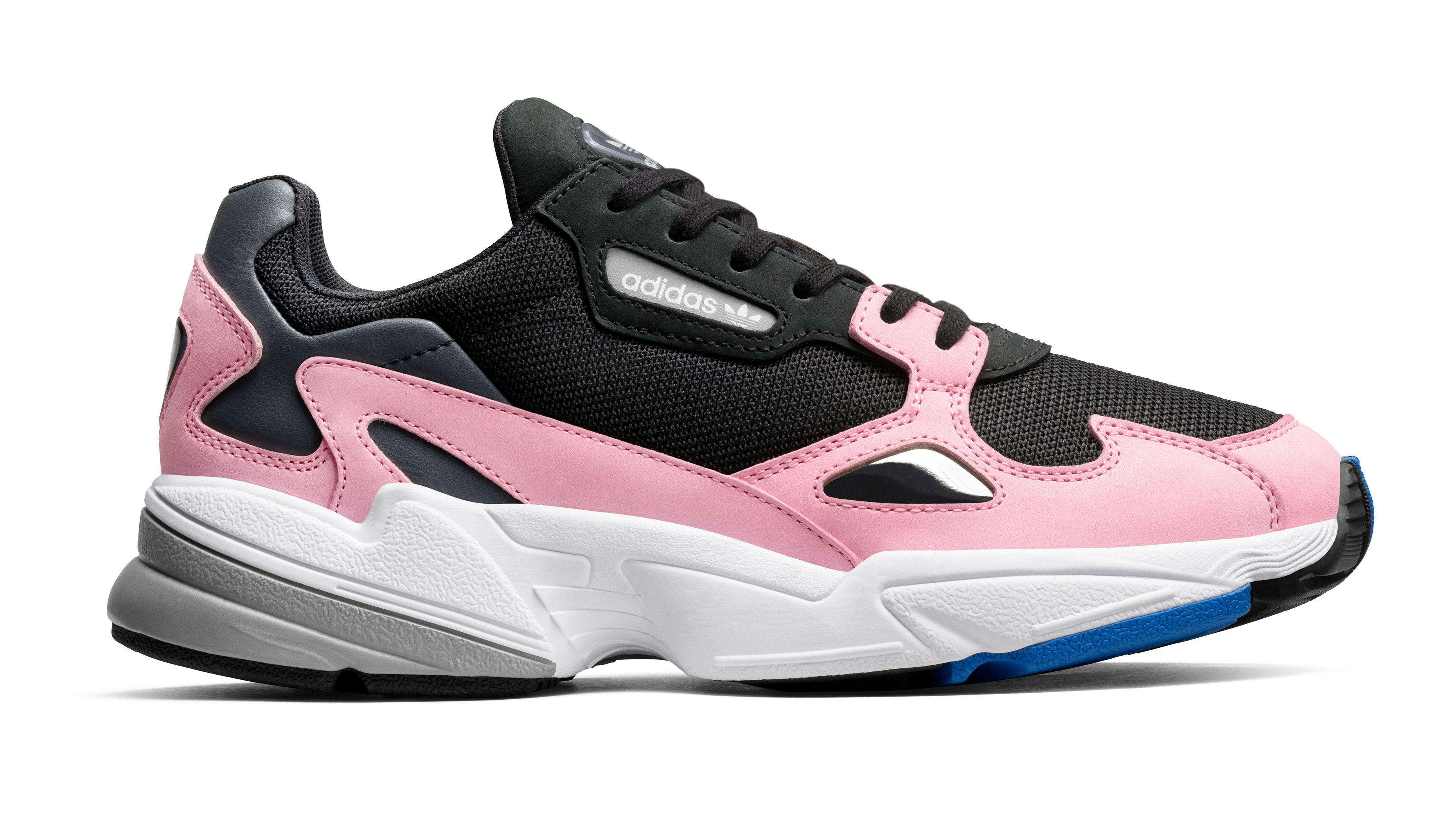 harga adidas falcon kylie