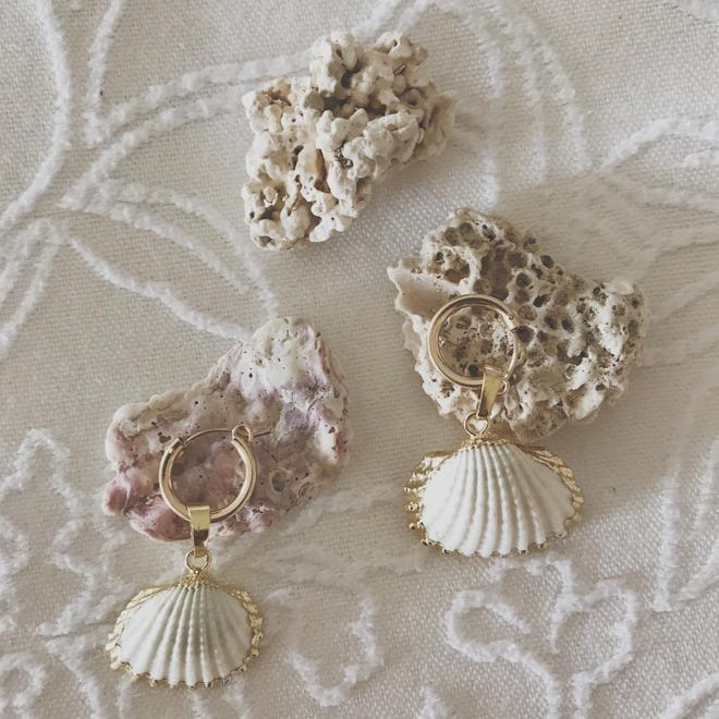 Clam Shell Earring 
