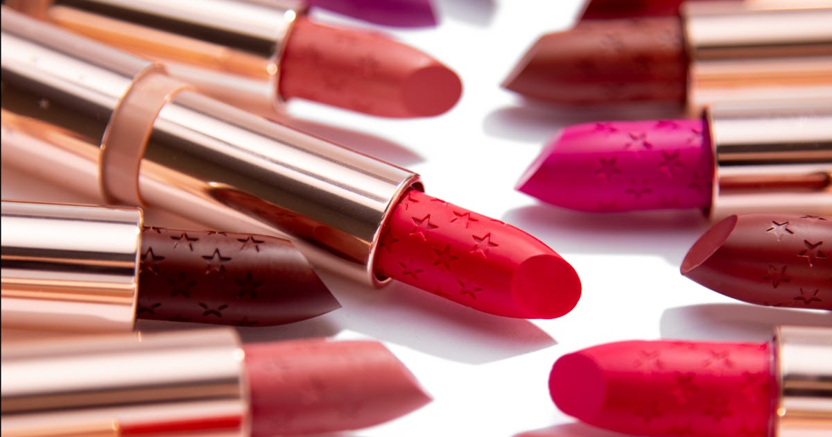 லிப்ஸ்டிக் ஏற்படுத்தும் தீங்குகள்..! 1 ColourPop's Blur Lux Lipstick Is Only $7 & Comes In 16 Stunning Shades