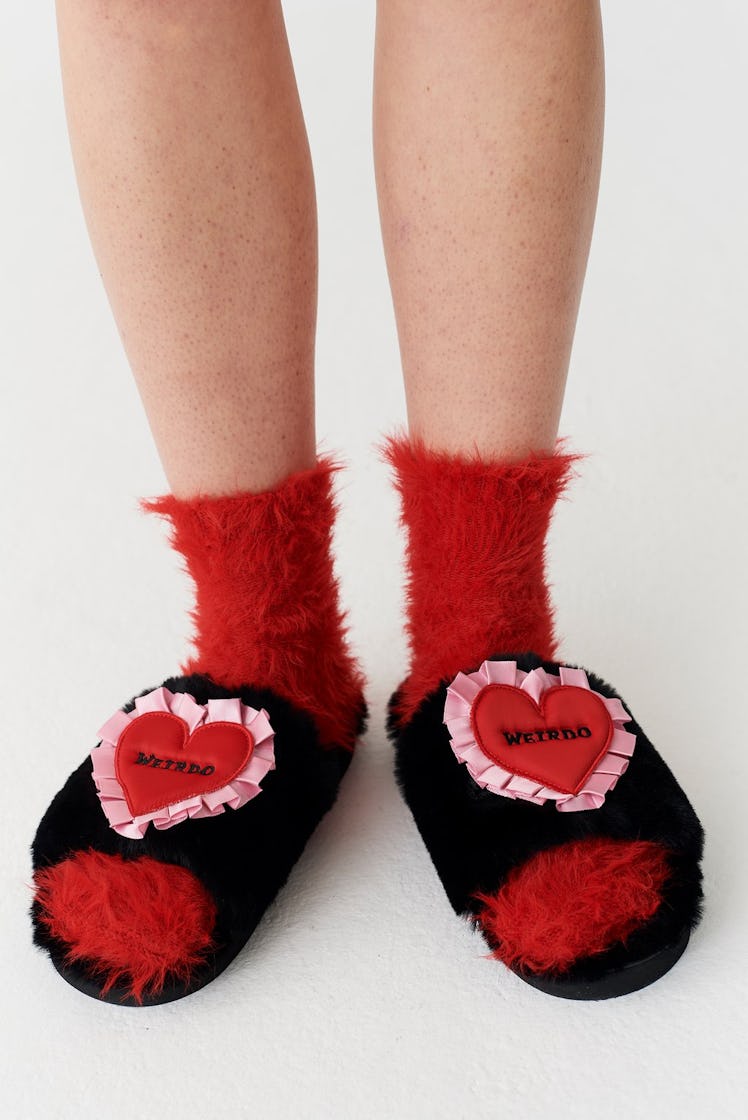 https://www.lazyoaf.com/products/lazy-oaf-wierdo-slippers