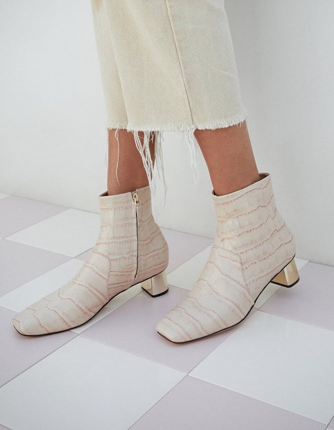 Clarence Ankle Boots In Creme
