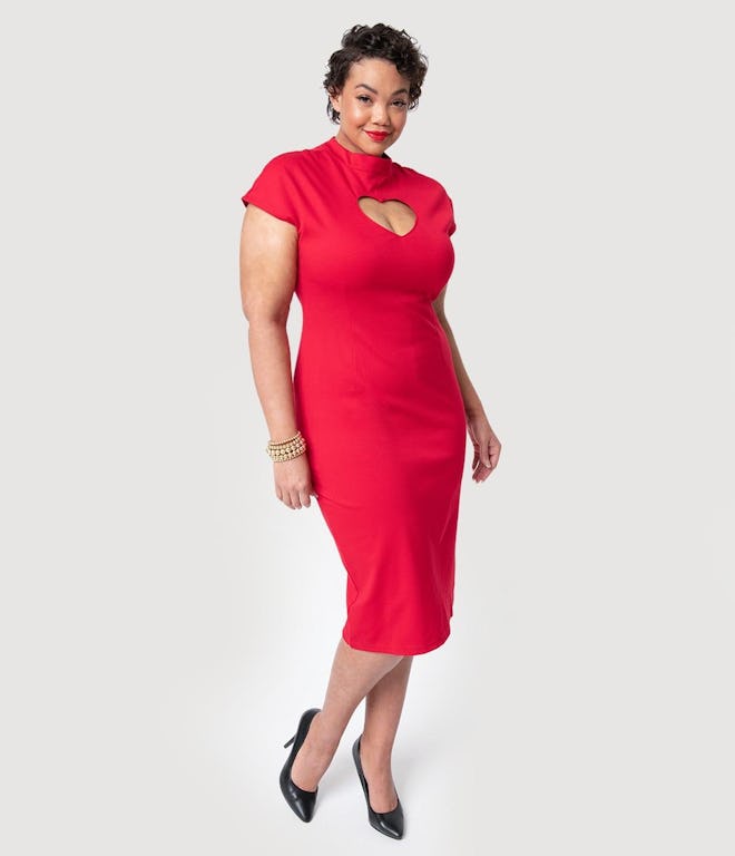 Folter Plus Size Red Heart Keyhole High Collar Cap Sleeve Wiggle Dress