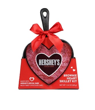 Galerie Valentine's Day Heart Shape Skillet with Hershey's Special Dark Chocolate Brownie Mix