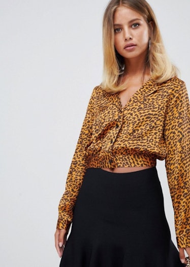 PrettyLittleThing crop bloused in leopard print
