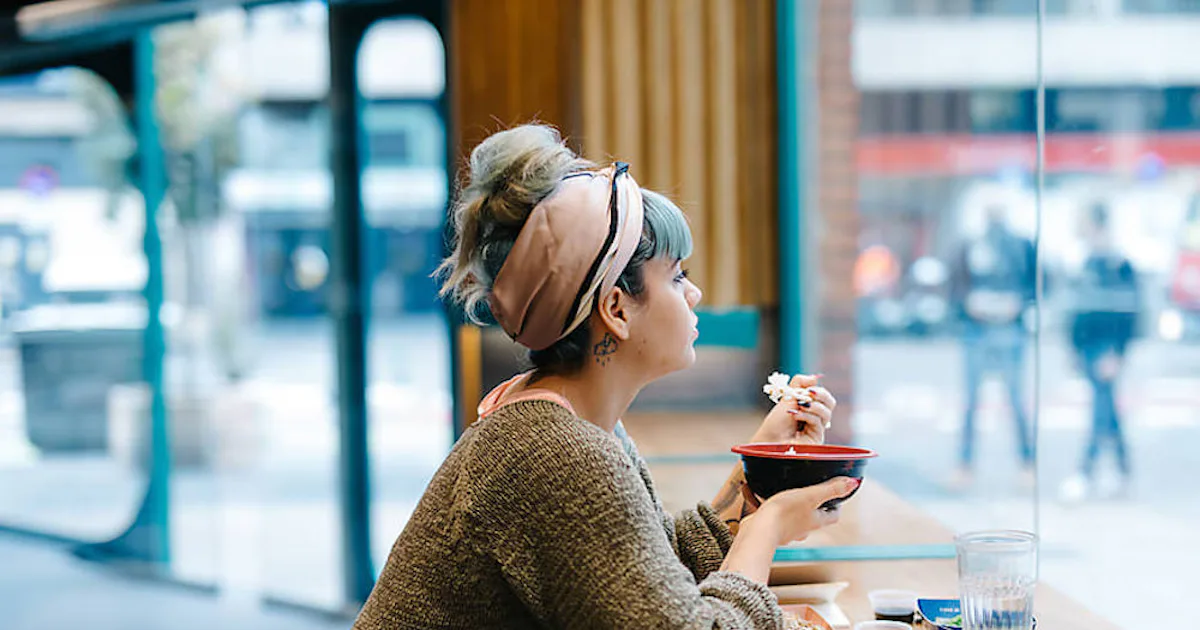 When You Feel Comfortable Eating Alone In A Restaurant For The First Time, You Learn 5 Things