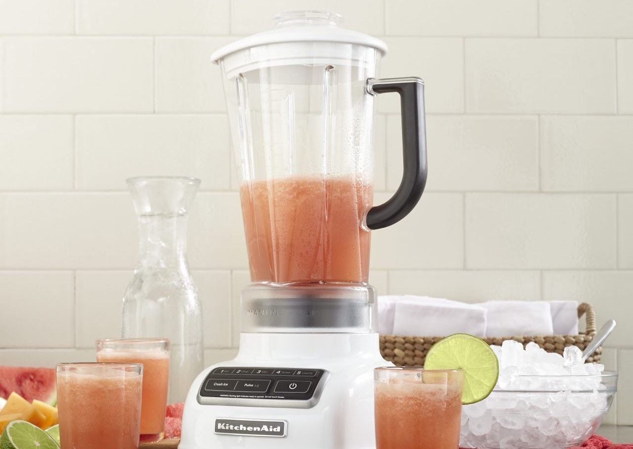 The 6 Best Blenders Under $100, According To Their Near-Perfect Reviews