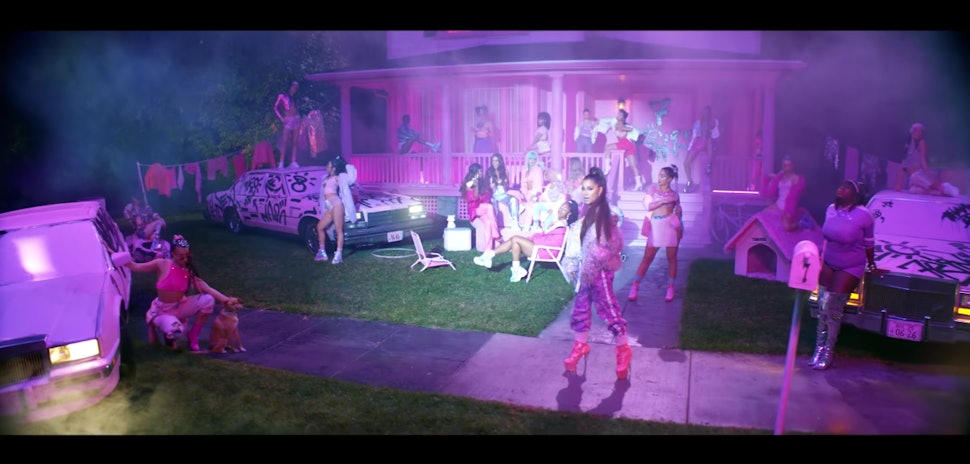 Ariana Grandes 7 Rings Video Is Here Its A Technicolor