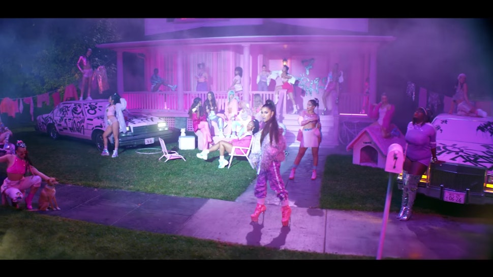 Ariana Grandes 7 Rings Video Is Here Its A Technicolor