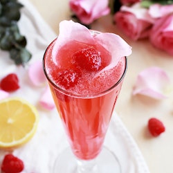 Non-alcoholic Valentine's Day drink ideas that are so delicious.