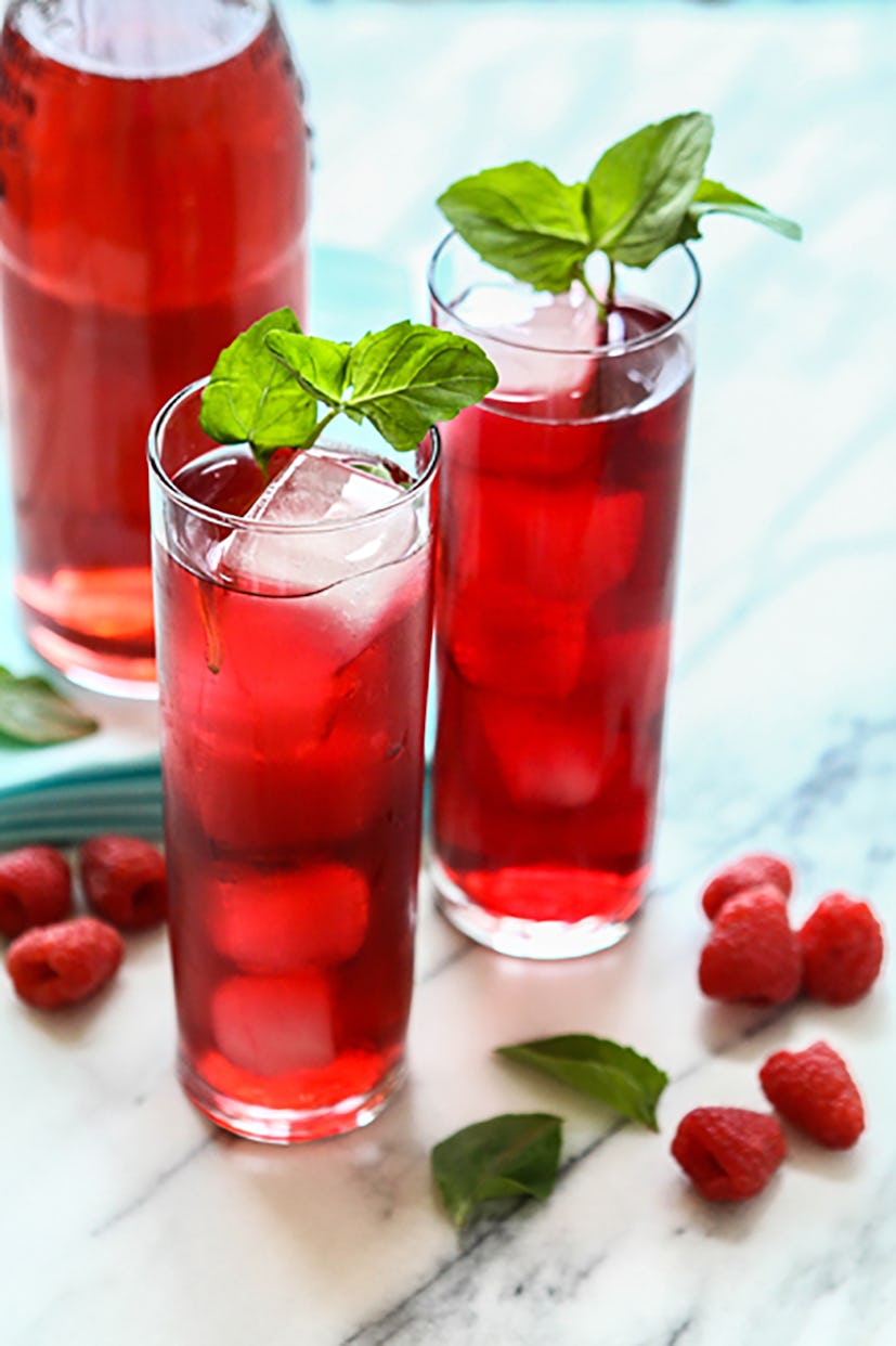 This is one romantic non-alcoholic drink perfect for V-Day.