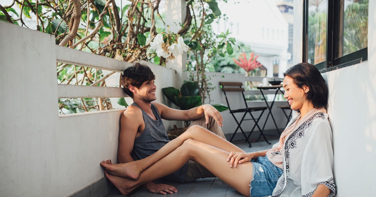 What Does It Mean To Take It Slow In Relationships? An Expert Explains