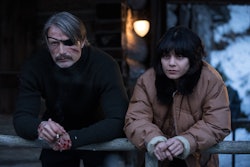 Mads Mikkelsen as Duncan Vizla and Vanessa Hudgens’ Camille in Polar