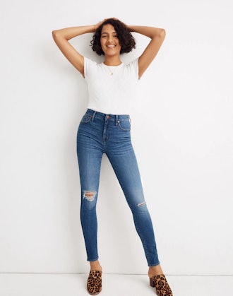 Pre-Order Curvy High-Rise Skinny Crop Jeans in Delmar Wash: Eco Edition