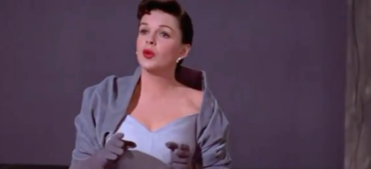 lady gaga judy garland dress Lady Gaga in Valentino Haute Couture at the 2019 Golden Globes, a tribute  to a dress worn by Judy Garland in 'A Star is Born' 1954 : r/whatthefrockk
