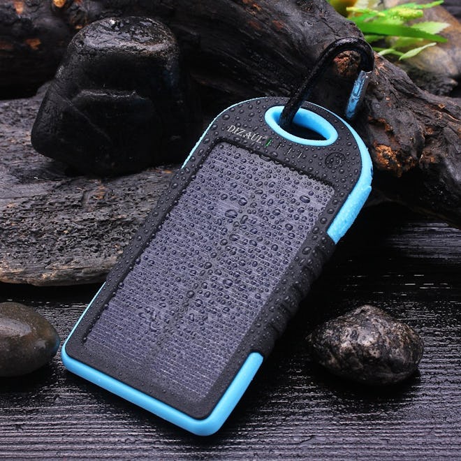 Dizaul Solar Phone Charger