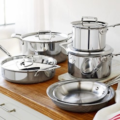 Williams Sonoma's Clearance Sale Has All-Clad, Le Creuset, & More Cookware  Up To 75 Percent Off