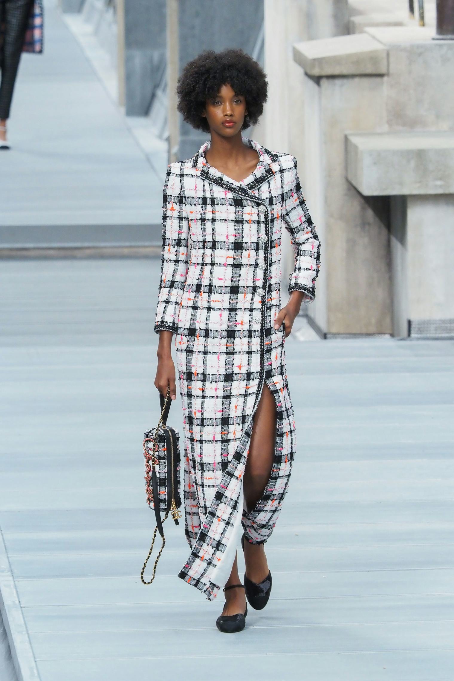 Chanel Spring/Summer 2020 Runway Show Review: How Virginie Viard Paid ...