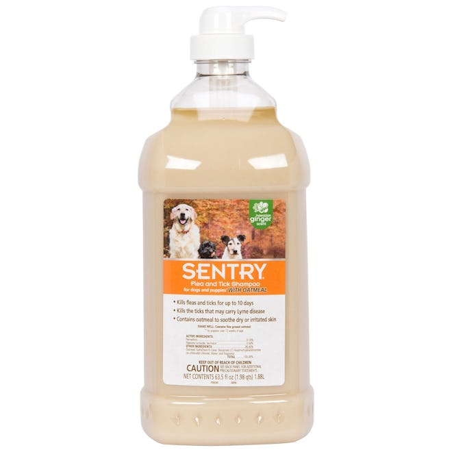 Sentry Pet Care Flea & Tick Shampoo With Oatmeal For Dogs & Puppies (63.5 ounces)
