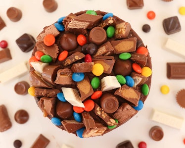 Sprinkles' Candy Bowl Layer Cake for Halloween 2019 features 13 different candies.