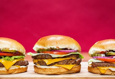 Wendy’s Dave’s Double 2019 DoorDash Deal means you can get a free cheeseburger this week.