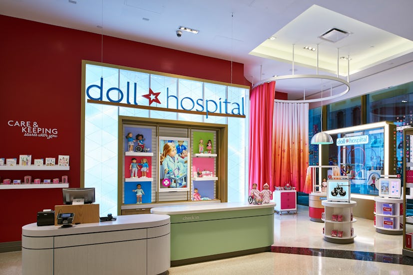 American Girl Hospitals Open In Nyc And Chicago To Treat Your Kids Dolls