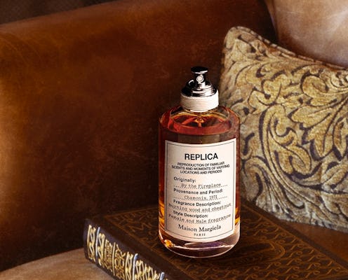 The best fall perfumes are a mix of warm woody scents and spicy notes that smell cozy and sexy.