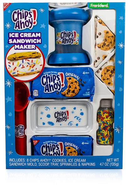 The Chips Ahoy! ice cream sandwich maker comes with everything you need. 
