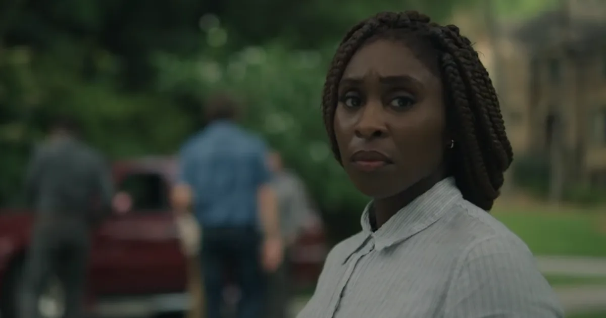 Outside Hbo HBO’s 'The Outsider' Trailer Mixes Stephen King Horror With True Crime