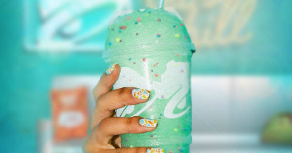 Taco Bell S Baja Blast Birthday Freeze Is An Instagram