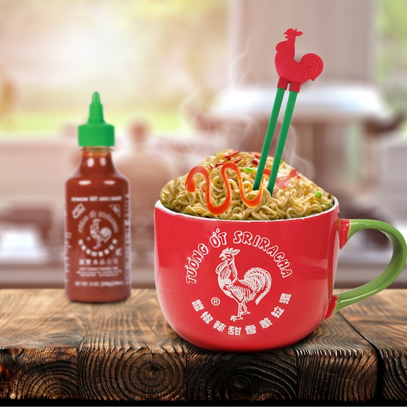 The Sriracha Ramen Noodle Gift Set at Walmart is the perfect holiday gift for the hot sauce lovers i...