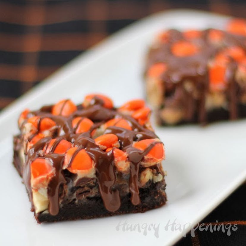 These sheet pan Halloween bars are gooey and nutty.