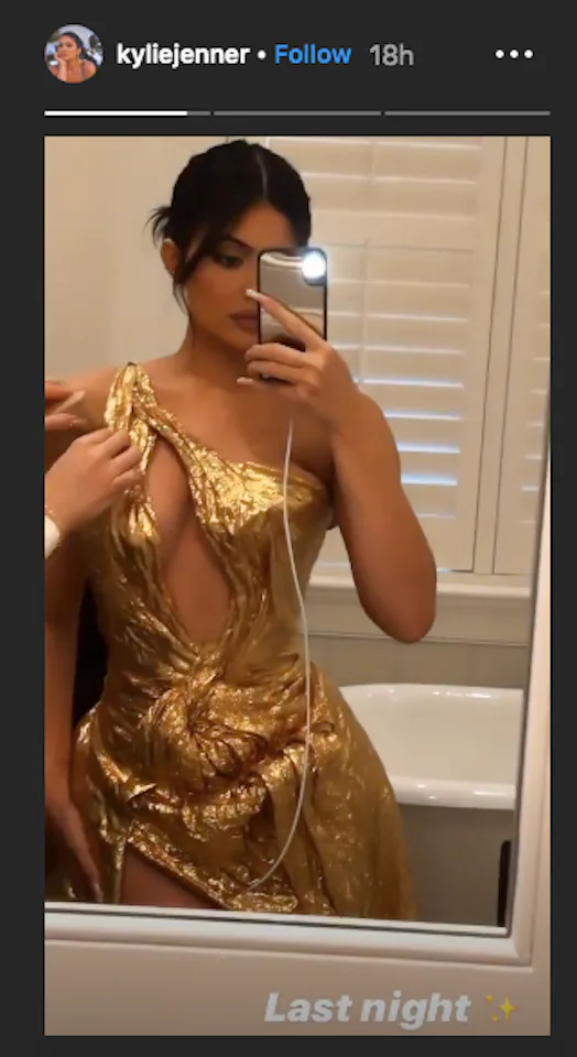 Kylie Jenner's Dress For The Bieber Wedding Looked Like Chic Gold Tin Foil Kylie Jenner's Dress For The Bieber Wedding Looked Like Chic Gold Tin Foil