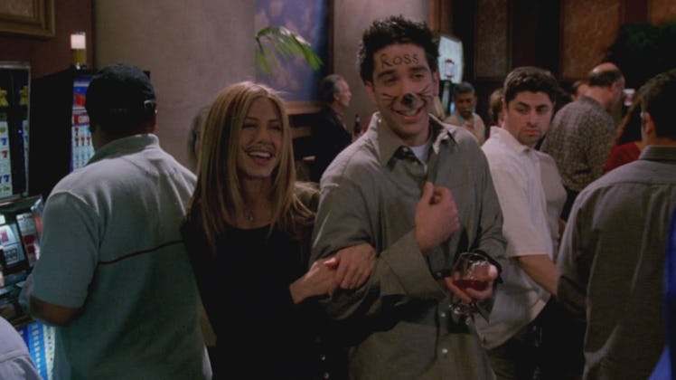 Ross and Rachel drunk in Las Vegas is a classic Friends costume for Halloween