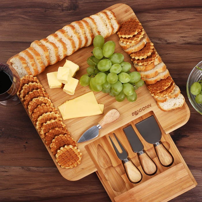 Dragonn Natural Bamboo Cheese Board