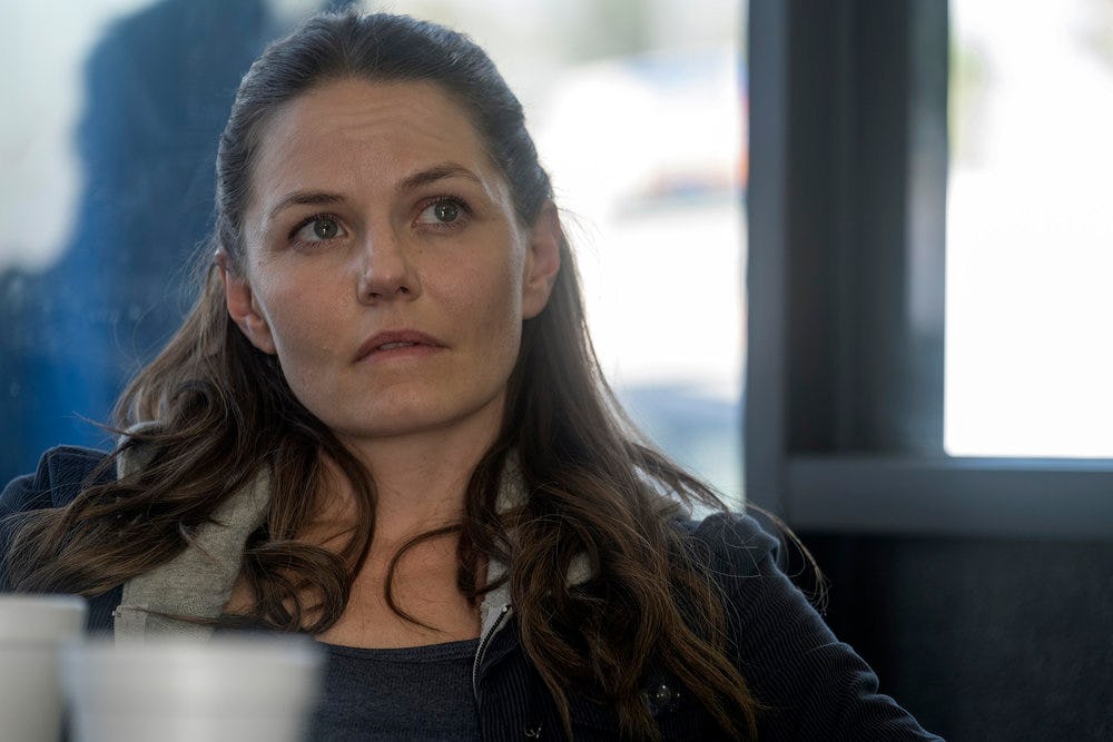 Cassidy, played by Jennifer Morrison, grows closer to Kevin in This Is Us Season 4.