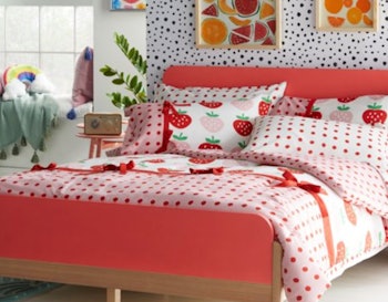 Sweet Strawberry Complete Bedding Set by Drew Barrymore Flower Kids