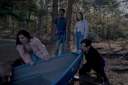 Elsie Fisher and the cast of Castle Rock
