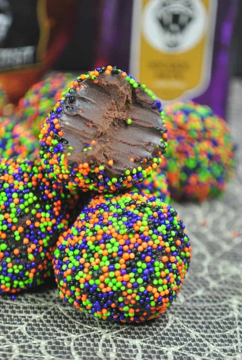 Halloween chocolate truffles are a sweet treat that can be a Halloween snack for the classroom. 