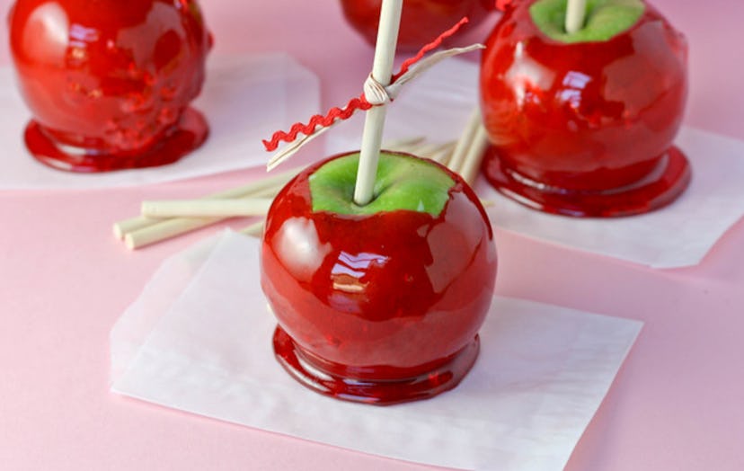 Foolproof candy apples are easy to make as Halloween snacks for the classroom. 