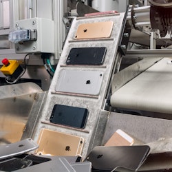 Apple's Daisy bot disassembles iPhones to help recycle materials. 