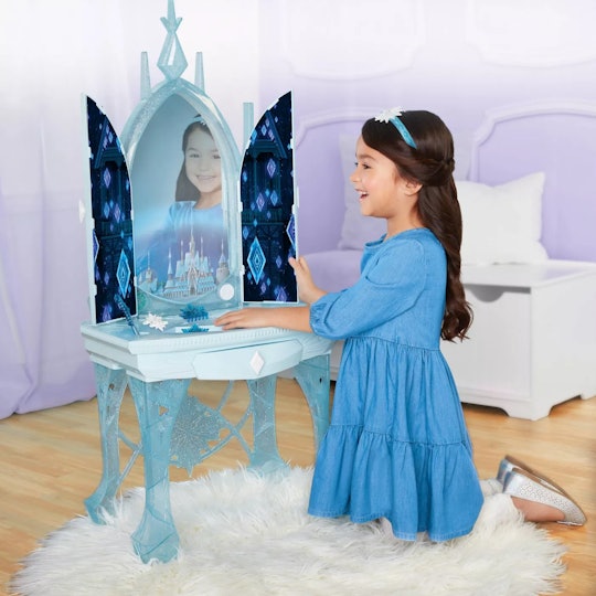 The 'Frozen 2' vanity is the perfect size for your little one to play and pretend.