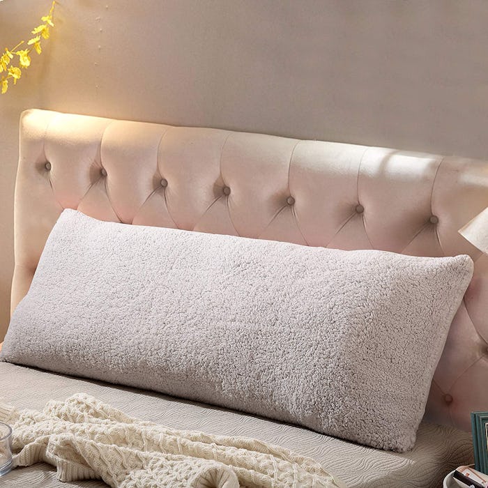 Reafort Ultra Soft Sherpa Body Pillow Cover