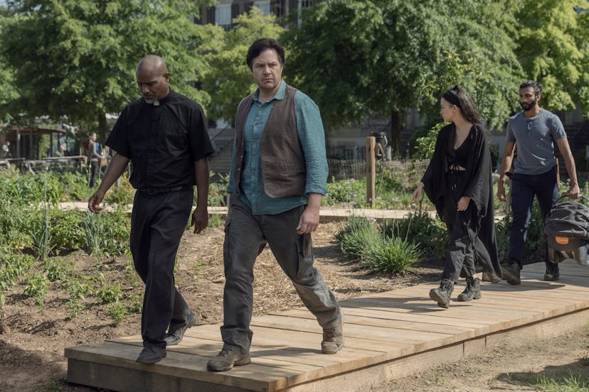 Eugene on a mission with the cast of The Walking Dead