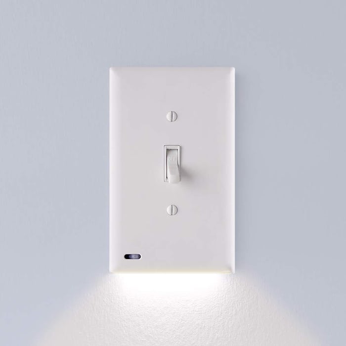 SnapPower LED Outlet Light