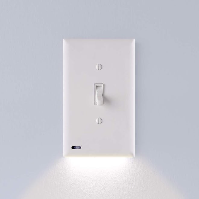 SnapPower LED Outlet Light