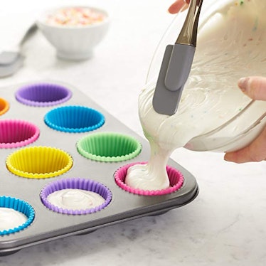 AmazonBasics Reusable Silicone Baking Cups